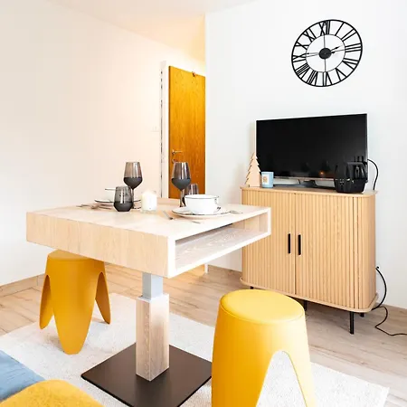 Avec Piscine Gratuite