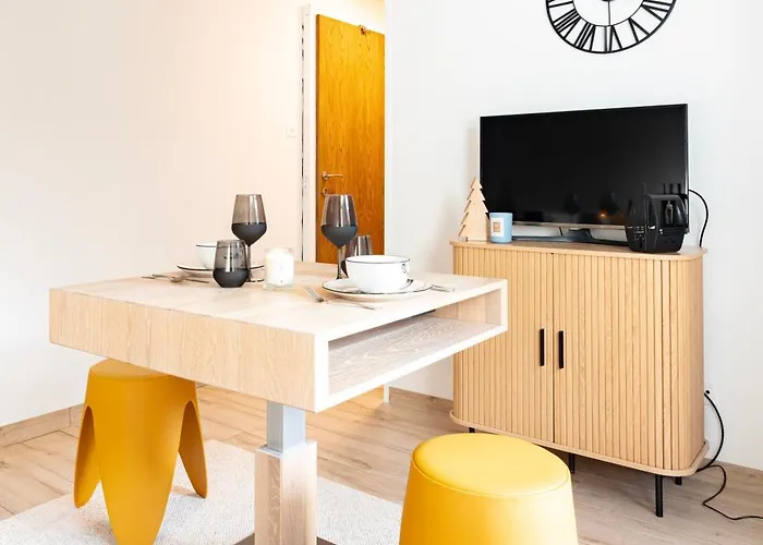 Avec Piscine Gratuite